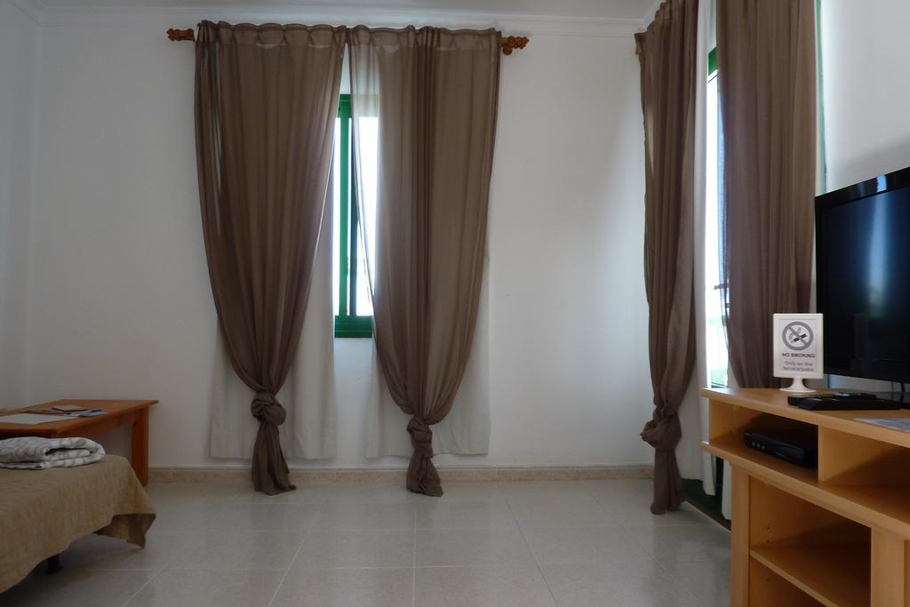 Alhambra Apartamentos ティアス エクステリア 写真