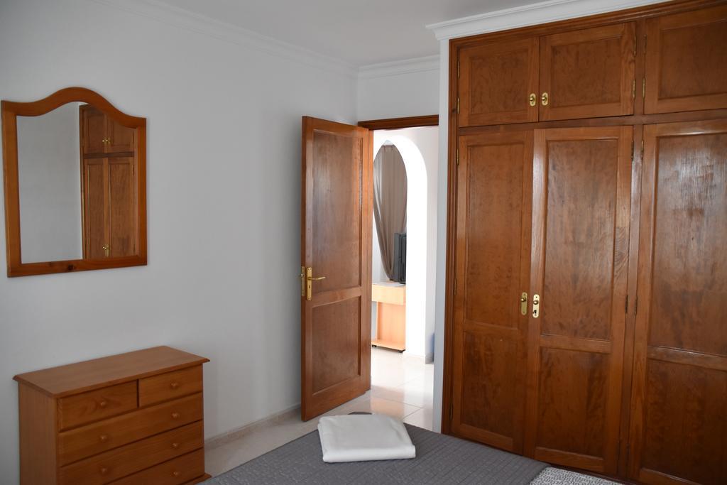 Alhambra Apartamentos ティアス エクステリア 写真