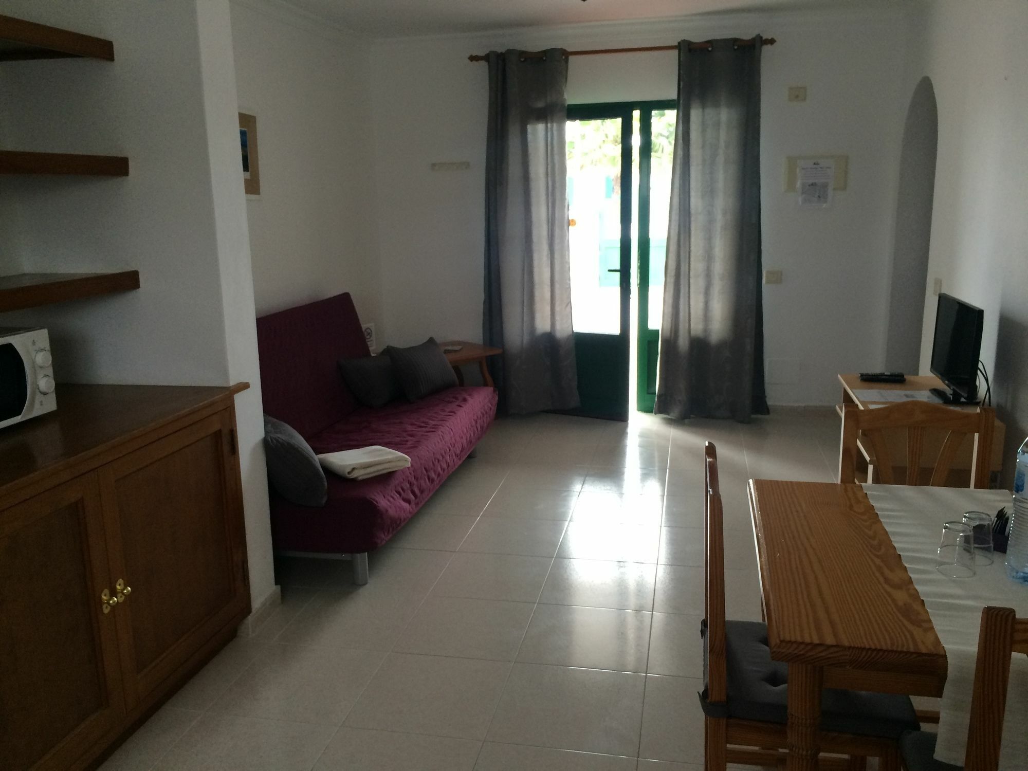 Alhambra Apartamentos ティアス エクステリア 写真